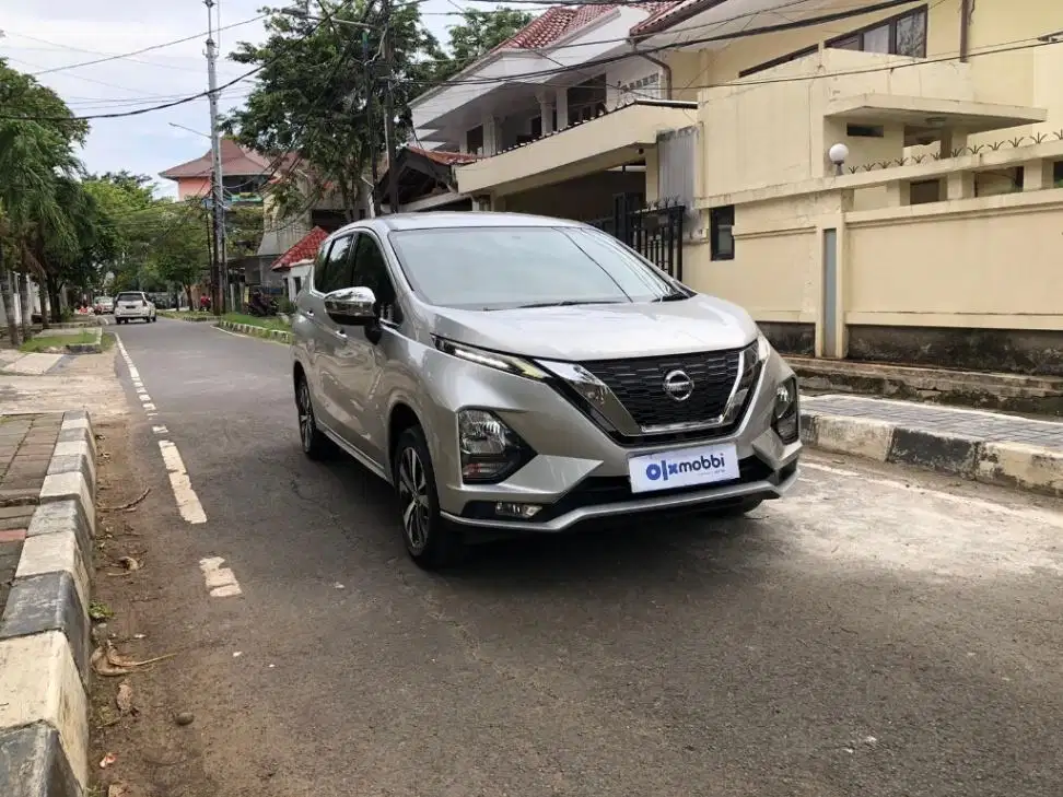 TDP 9,JT Nissan Livina 1.5 VL Bensin-AT Silver 2019