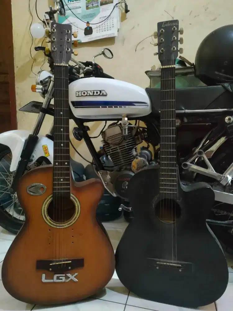 Dijual gitar 2 pcs