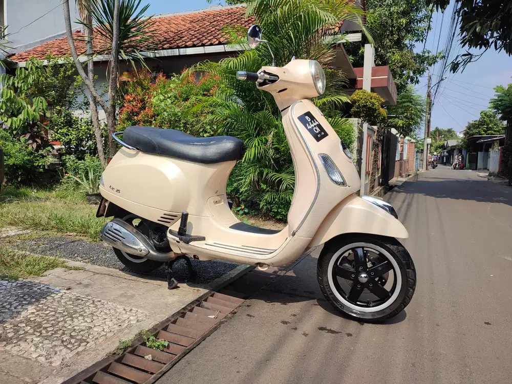 VESPA LX 125 TAHUN 2011