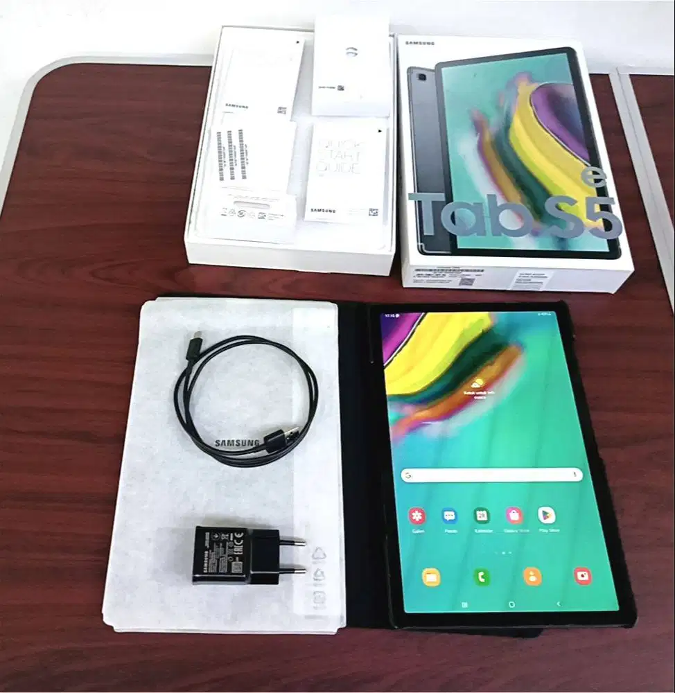 Samsung Galaxy Tab S5e jarang sekali pakai mulus sekali  like new