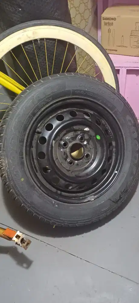 Ban mobil 185/60R14 goodyear original tubeless