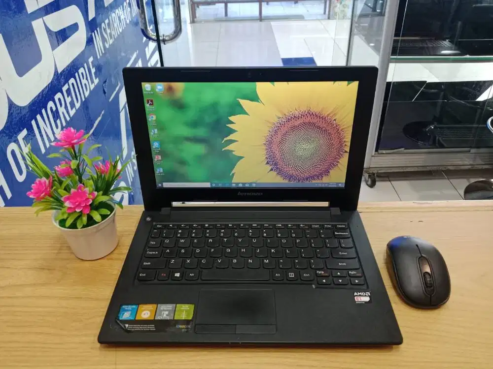 NOTEBOOk SEKOLAH SIMPLE DI BAWA LENOVO IDEAPAD S215 SIAP PAKAI