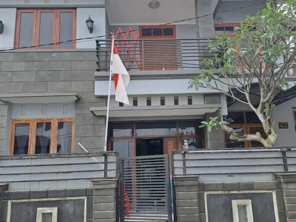 Murah! Rumah bagus 2 lantai di Cigadung Bandung