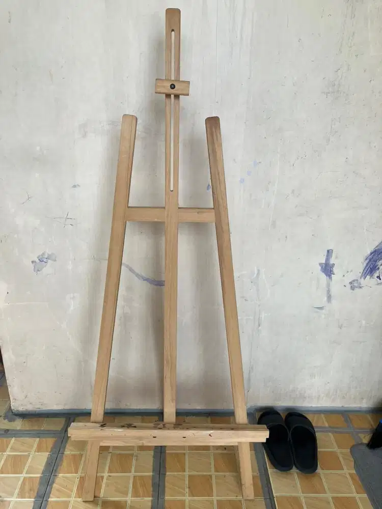 Easel second tinggi 155 cm