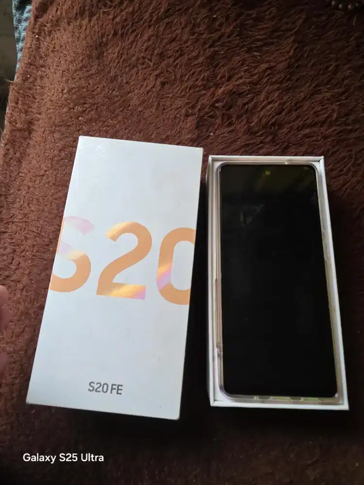 Dijual murah samsung s 20fe fullset