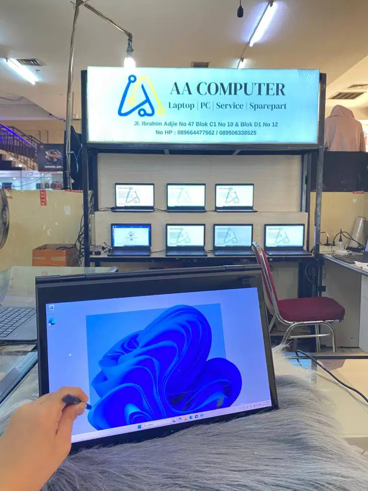 Laptop Lenovo X1 Yoga i7 Gen 8 16GB SSD 256GB Touchscreen Flip Slim