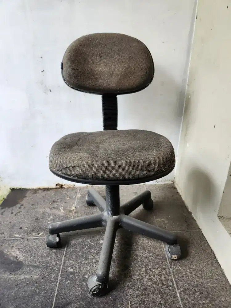 kursi kantor masi bagus