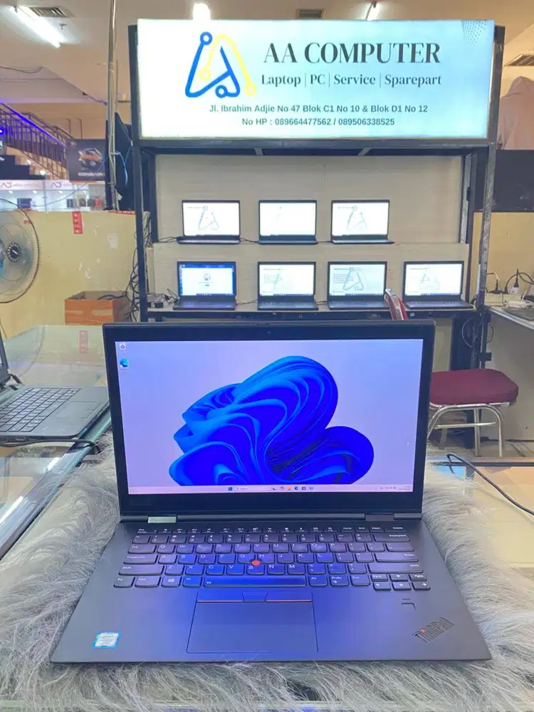 Laptop Lenovo X1 Yoga i7 Gen 8 16GB SSD 256GB Touchscreen Flip Slim