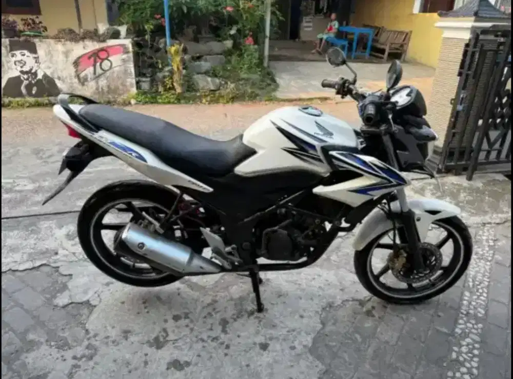 Honda CB 150 R THN 2013 plat AB Bantul