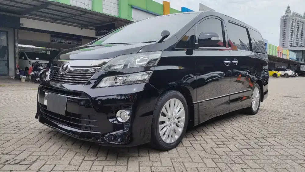 Toyota Vellfire Zg aless 2014