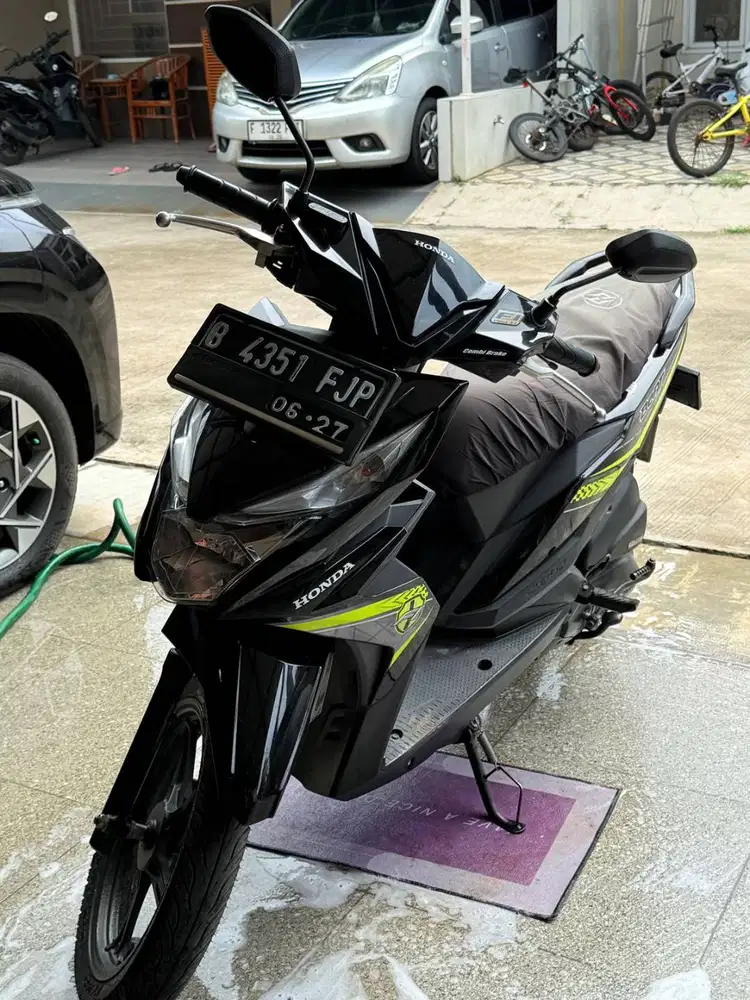 Honda Beat Tahun 2017 CBS hijau stabilo
