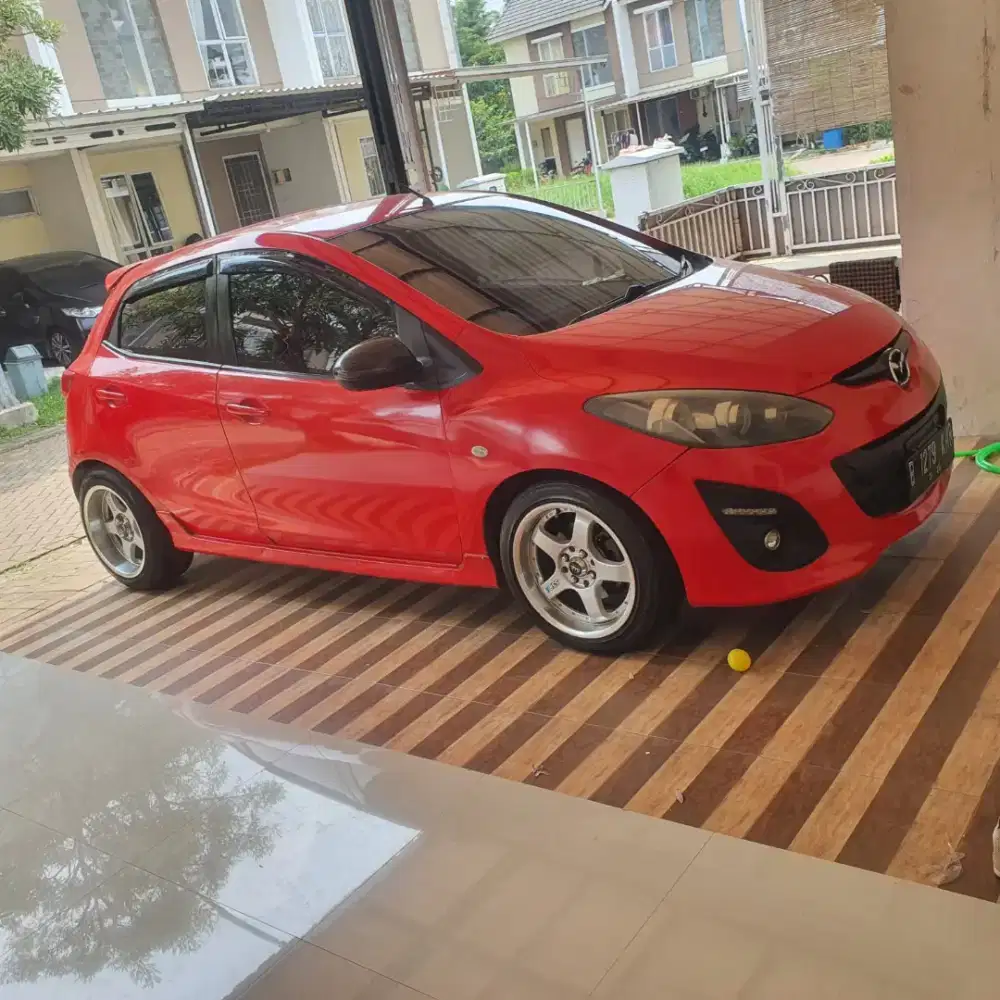 D jual mazda 2 2011 manual