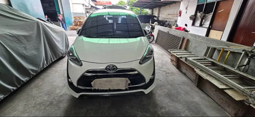 TOYOTA Sienta Q 2017 KM rendah. mobil simpenan