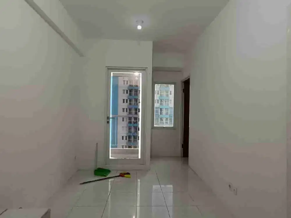 Apartemen 2BR Unfurnish Puncak CBD Lantai Tengah View kota