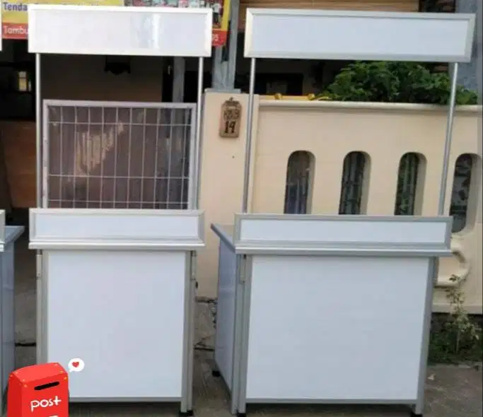 Meja both jualan portabel