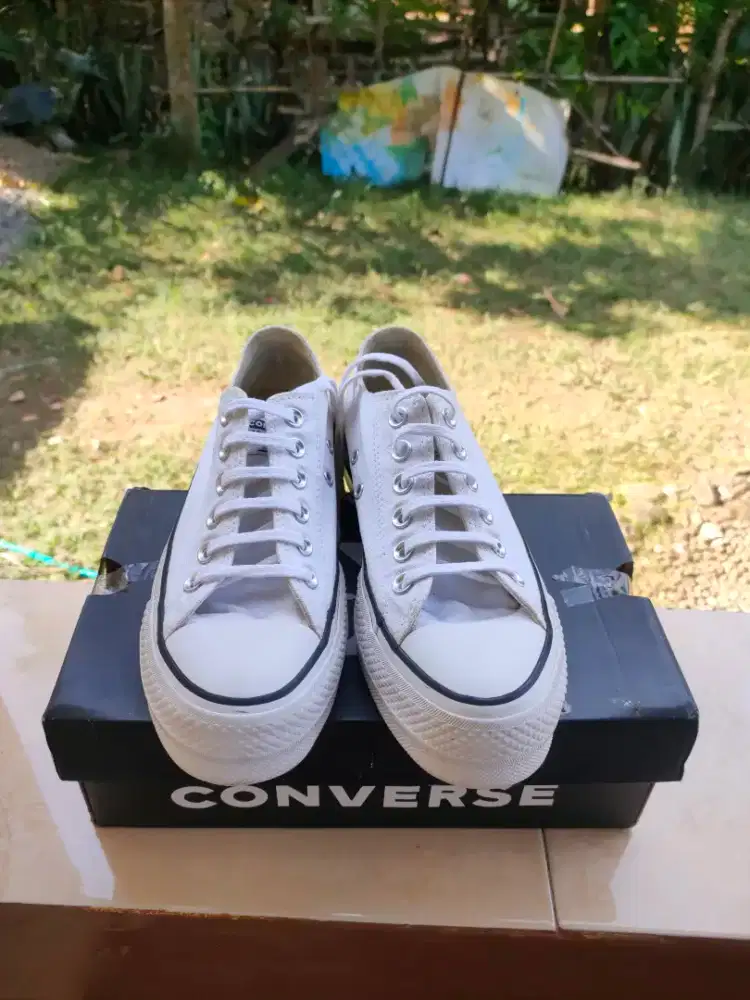 Sepatu converse ori wanita