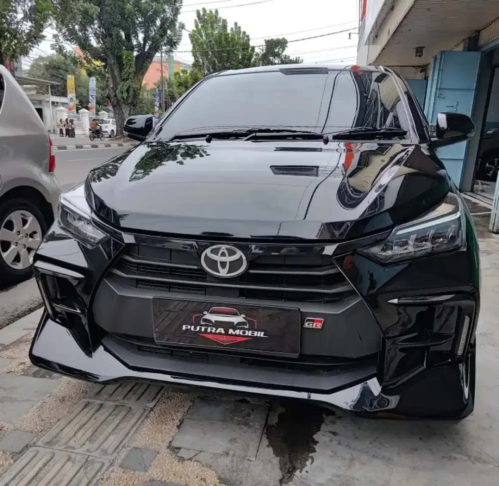10.000km..! Toyota New Agya 1.2 GR Sport CVT 2023 Hitam