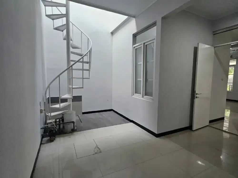 Rumah Minimalis Siap Huni di Taman Kopo Indah 5 Sommerville