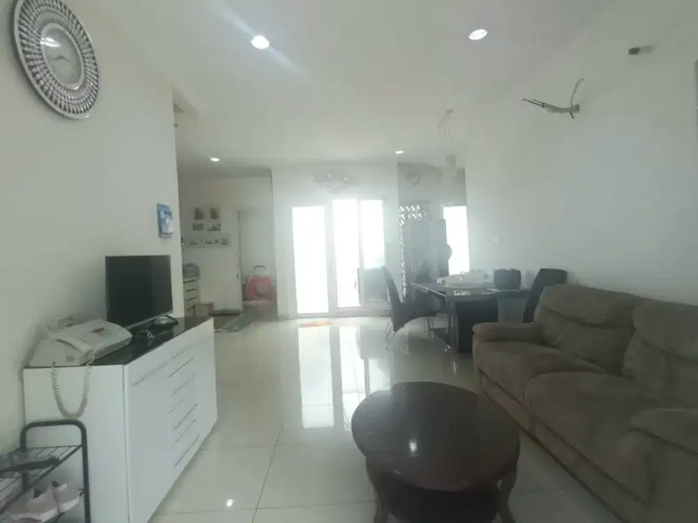 Dijual Rumah murah siap huni 2 lantai SHM semi furnish SHM di cluster Amanda, Summarecon Bandung