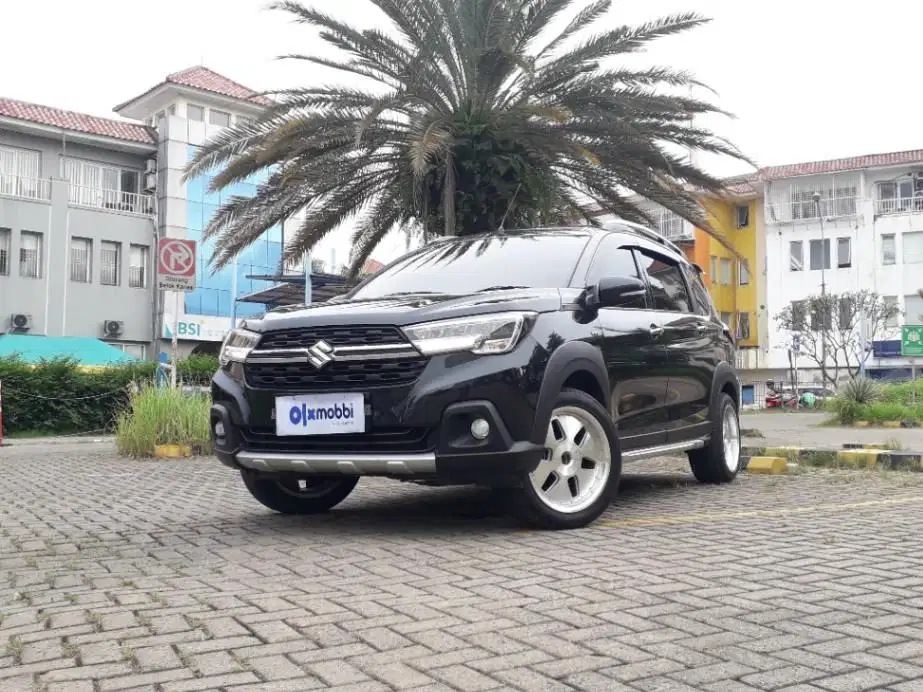 TDP 10JT Suzuki XL7 1.5 Alpha Bensin-MT Hitam 2020