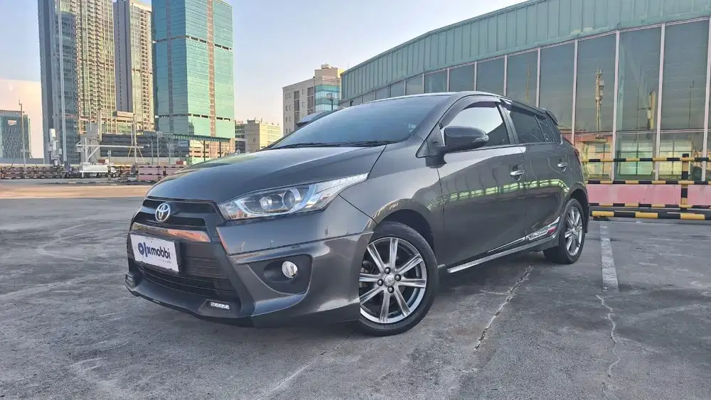 Pajak Panjang - Toyota Yaris 1.5 S Bensin-MT 2014