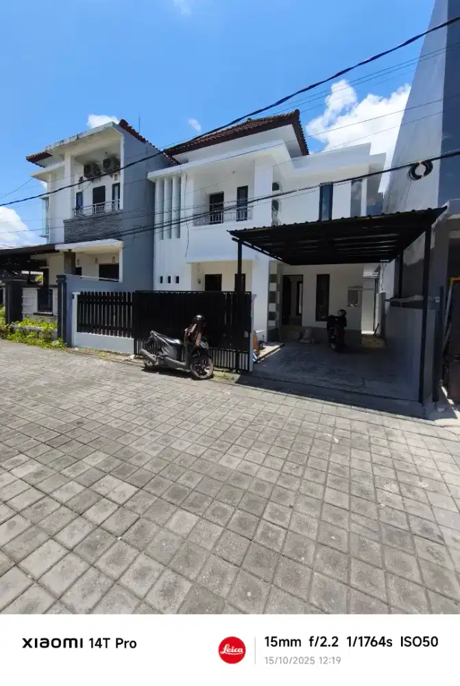 RUMAH MINIMALIS GARASI 2 MOBIL DEKAT SEMINYAK KEROBOKAN
