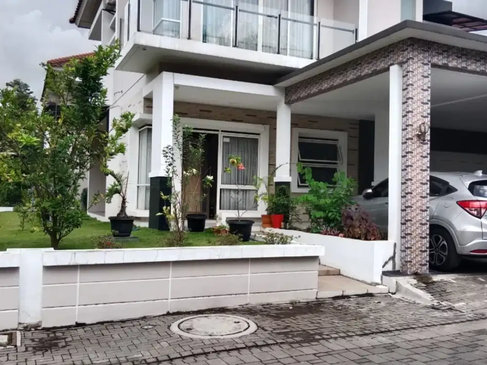 Rumah di Mayangsunda Kota Baru Parahyangan,Bandung Hook Semi Furnished
