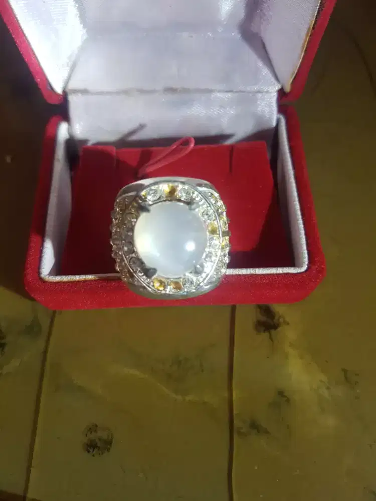 Cincin permata biduri bulan