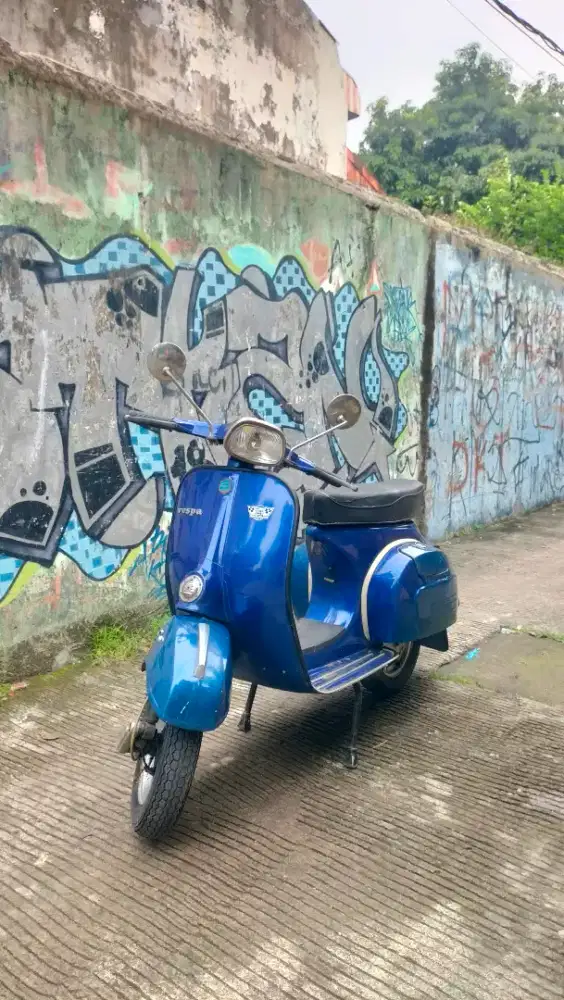 Vespa Super 1975 Kaleng Hidup