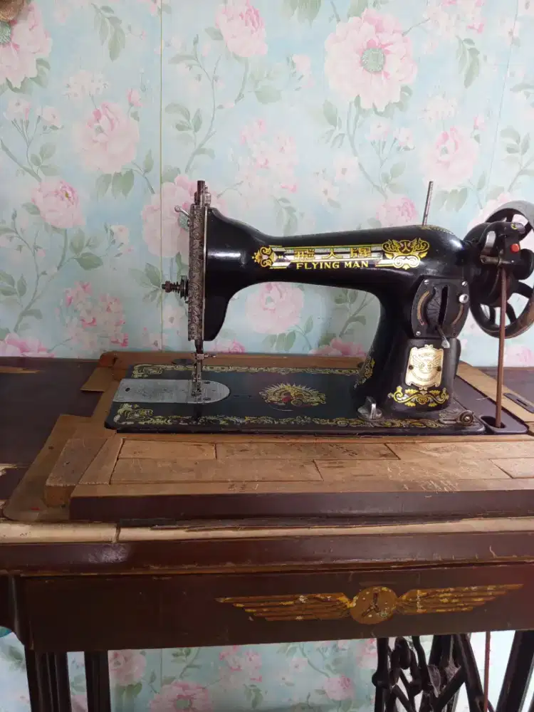 Mesin jahit jadul merk flying man