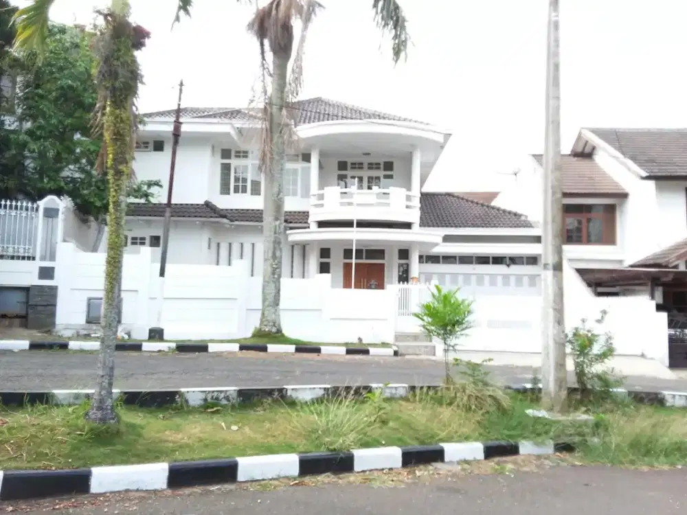 Rumah Cantik Strategis Siap Huni di Sayap Setrasari Pasteur