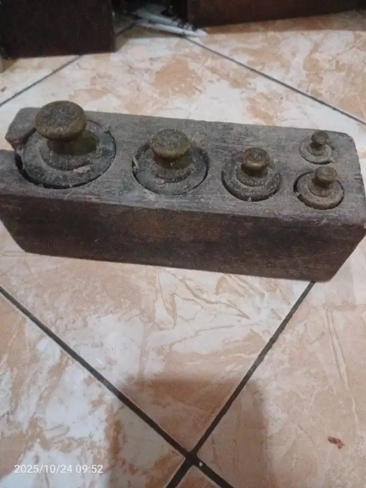 Bandul timbangan kuningan 1set