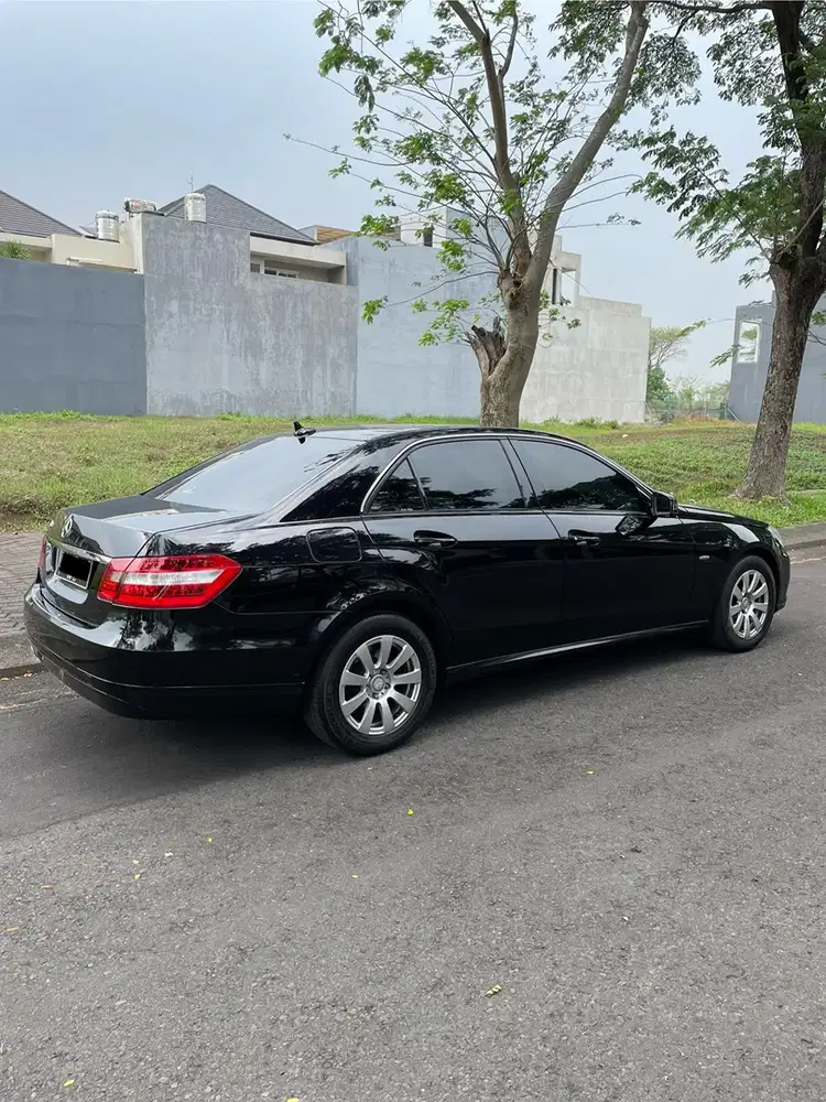 Mercedes-Benz E200 2012 Bensin