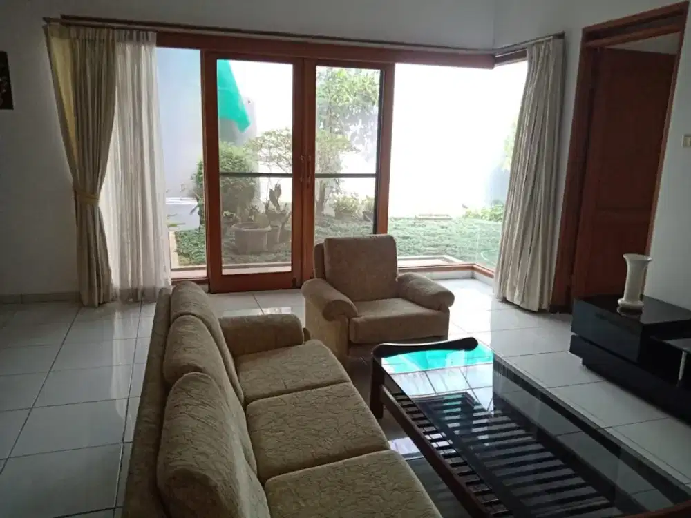 Rumah Bagus Terawat Furnish di Setrasari Pasteur Bandung