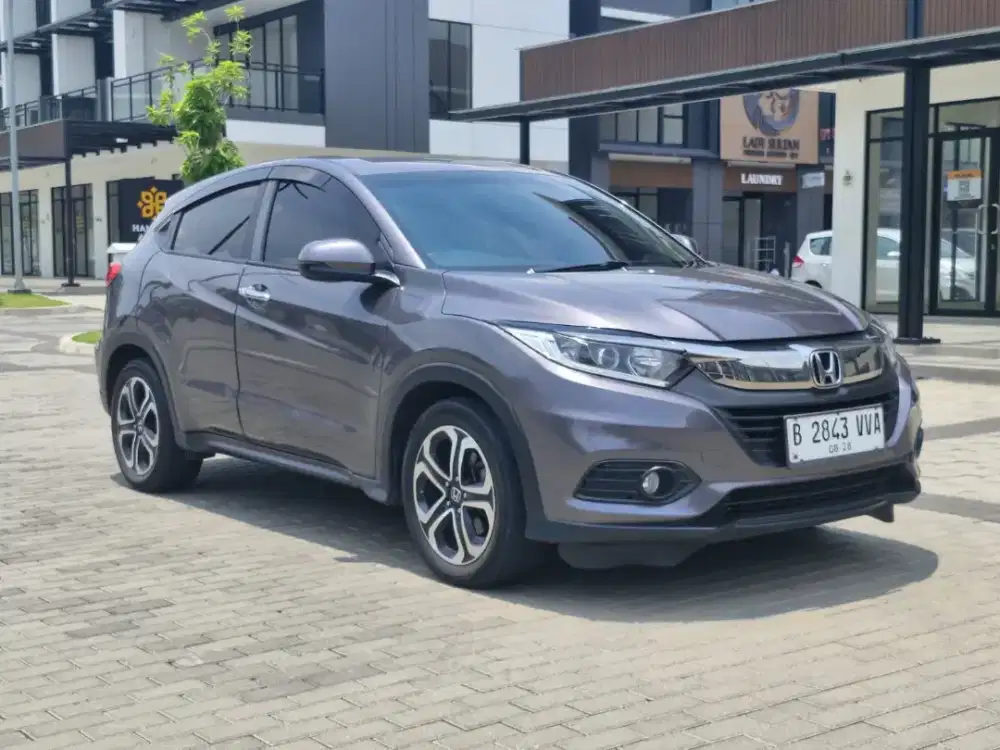 Honda Hrv E 1.5 Automatuc 2018 Bensin  Abu Metalik