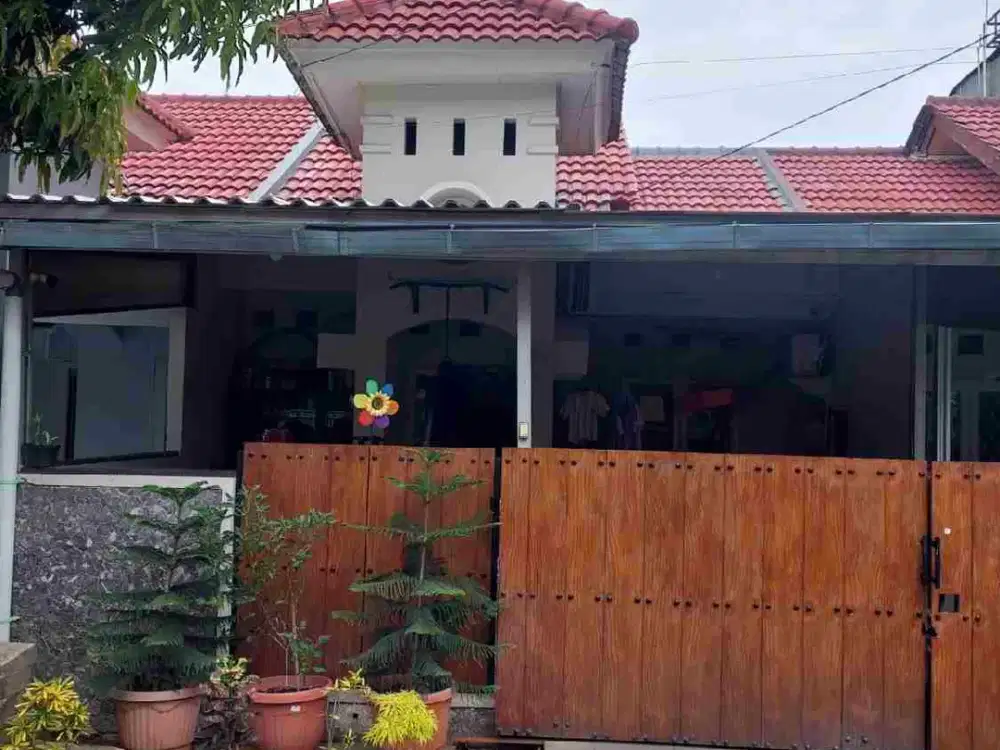 Dijual rumah siap huni bagus LT 108 depan taman dekat Mall GGP bebas banjir