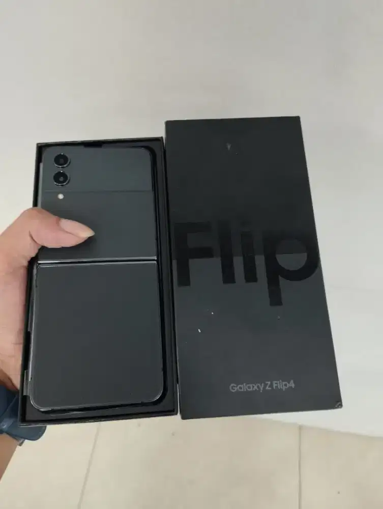 Samsung Z flip 4 5G ram 8/128 resmi sein