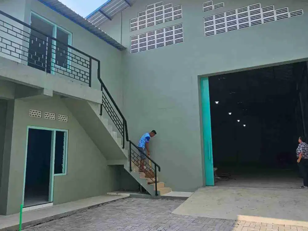 Jual Gudang Bagus 551 Meter Ngemul Jl Raya Sukoharjo Jawa Tengah