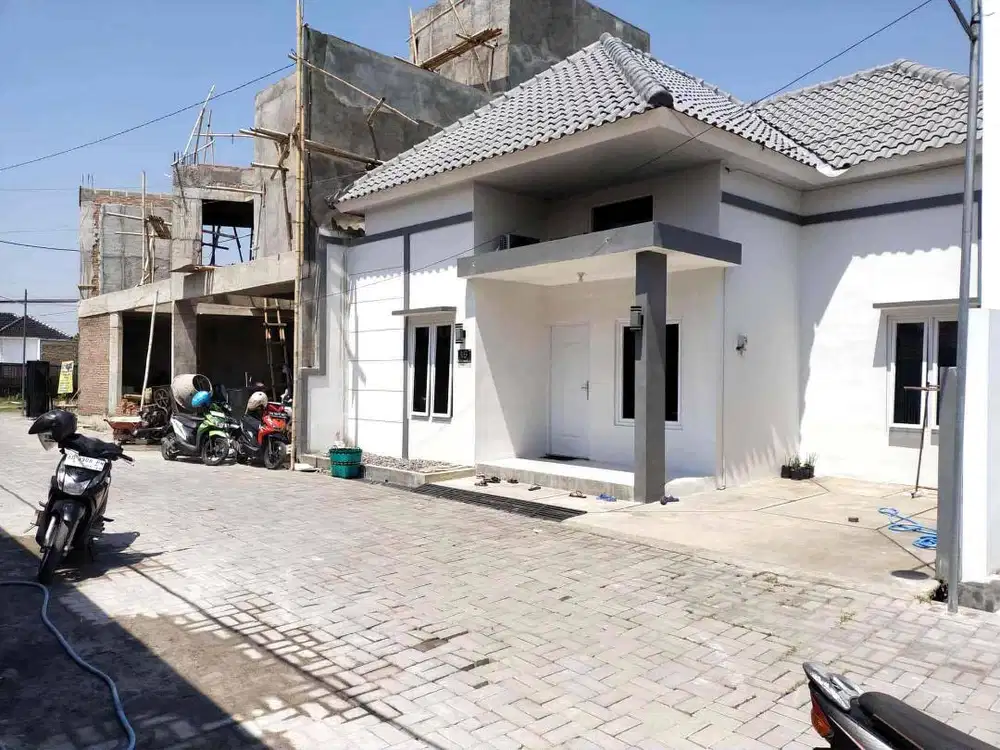 Rumah minimalis, desain bebas . Perum Strategis & Nyaman. Bs KPR