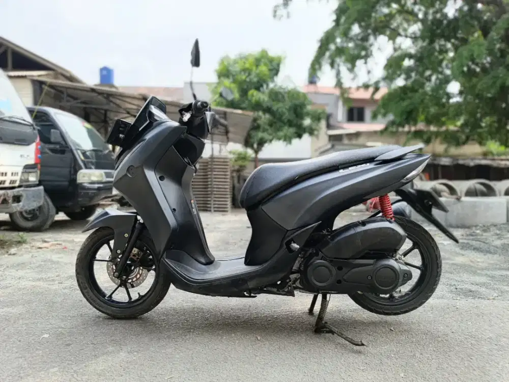 Yamaha lexi 125 tahun 2020 Kondisi Bagus