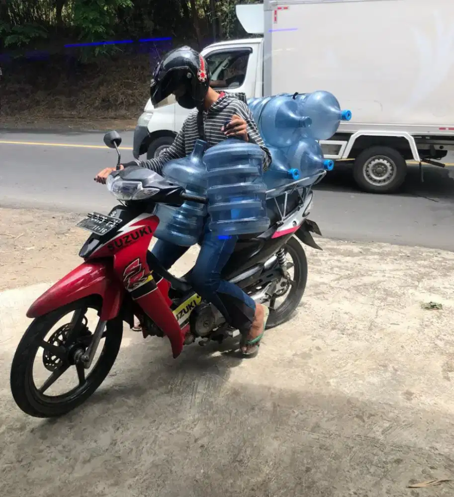 Dicari tukang antar jemput galon