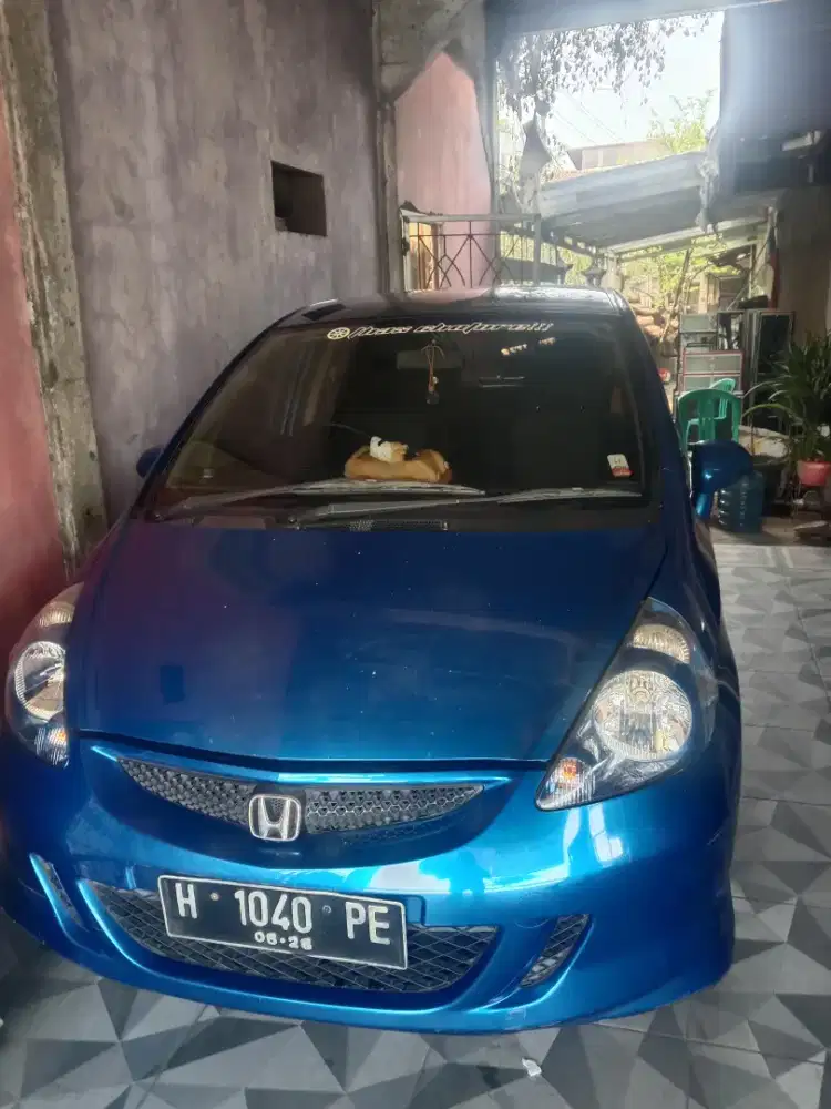 Jazz biru tangan pertama