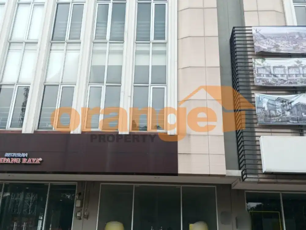 Di Sewakan Ruko 3 Lantai  Dekat Jalan Raya Narogong di Kota Wisata Cibubur
