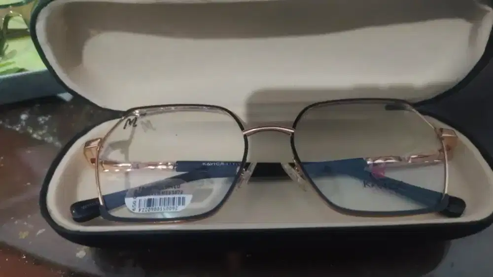 Frame kacamata Lili Kasoem