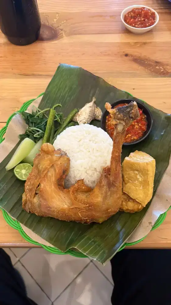 Dicari pekerja untuk resto untuk goreng/bakar dan admin medsos