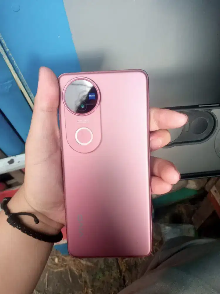 Dijual Vivo V50 12/256 Gb Red Marron