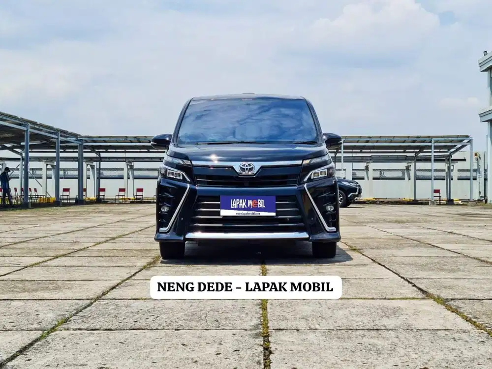 Toyota Voxy 2.0 AT 2021