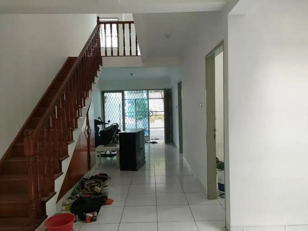 Disewakan Rumah di Taman Semanan Indah, luas 96 meter2