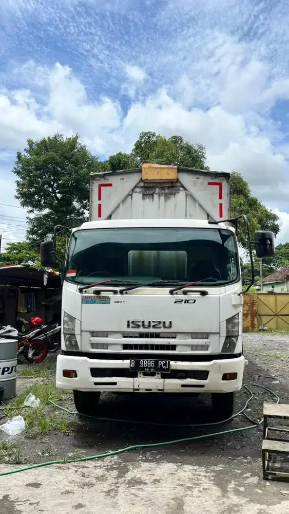 Dijual Isuzu FTR 90
