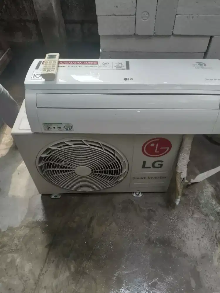 LG inverter 1/2 pk